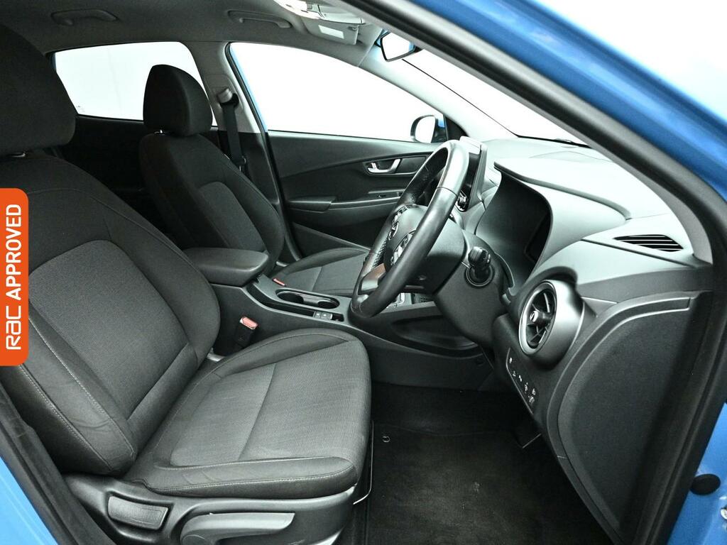 Hyundai Kona Premium Red #10