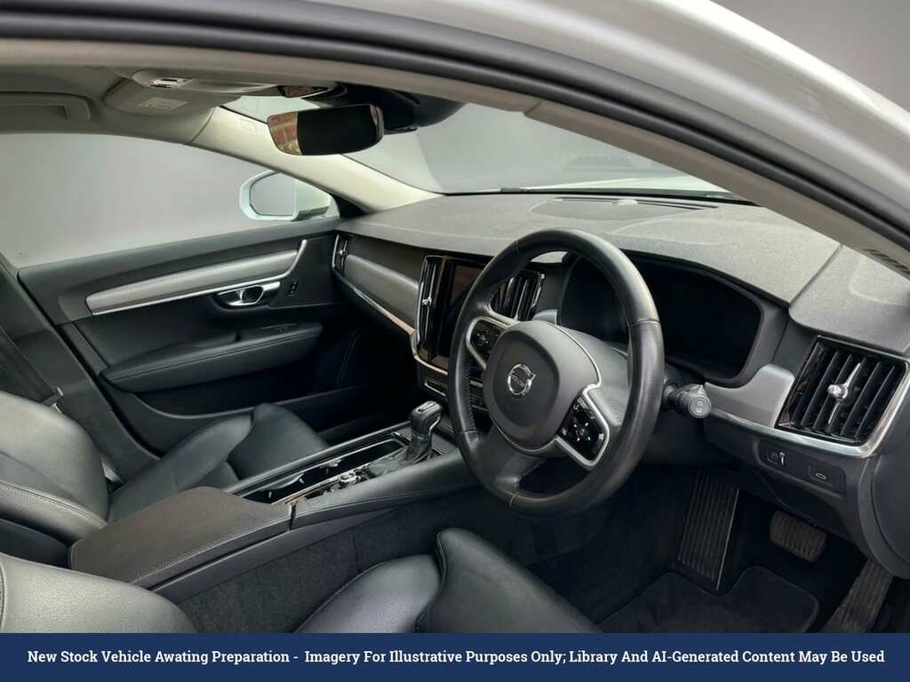 Volvo V90 2.0 T4 Momentum Plus Estate Euro 6 White