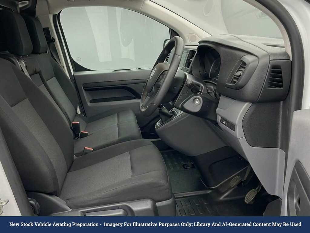 Vauxhall Vivaro 2.0 Turbo D 3100 Pro Xl Panel Van 6Dr Manua Silver #1