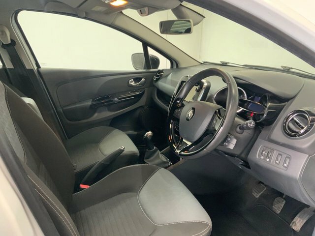 Renault Clio Dynamique Medianav Black #25