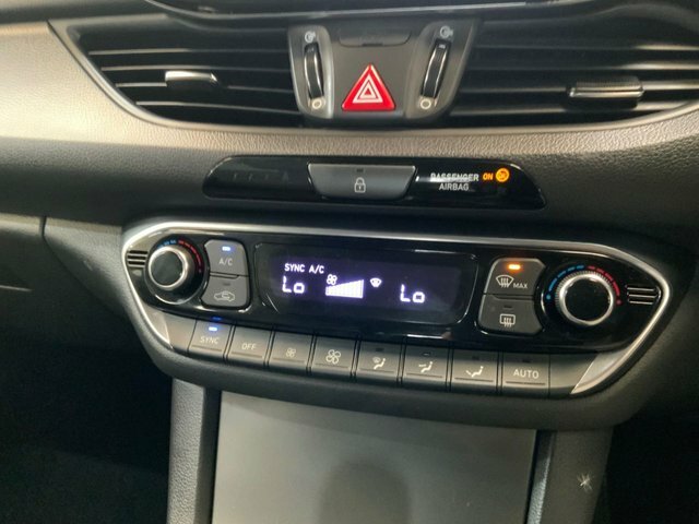 Hyundai I30 Hatchback Black #25