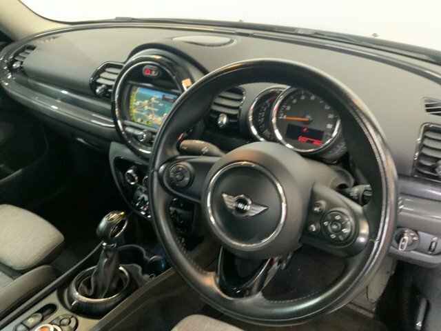 Mini Clubman Cooper Red #24