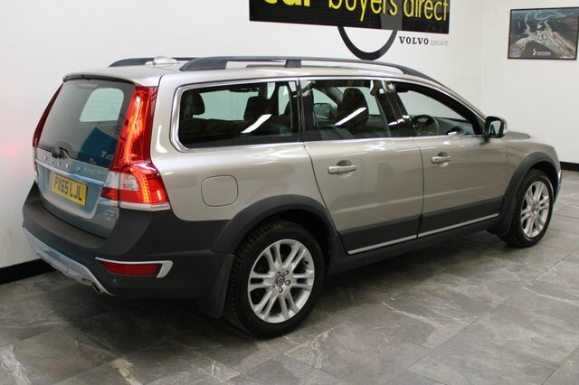 Volvo XC70 2015 2.4 D5 Se Lux Awd Euro 6 Ss Gold #4