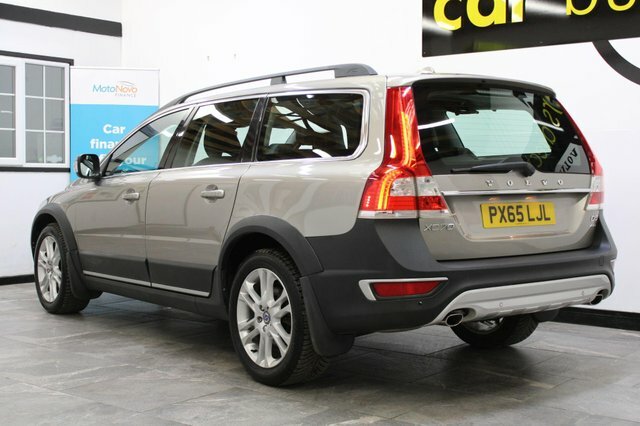 Volvo XC70 2015 2.4 D5 Se Lux Awd Euro 6 Ss Gold #3