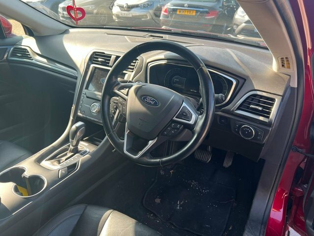 Ford Mondeo Ecoboost Titanium Edition Hatchback Red #5