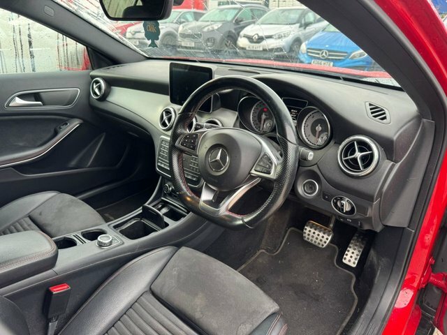 Mercedes-Benz GLA Class Gla220d Amg Line Premium Red #5