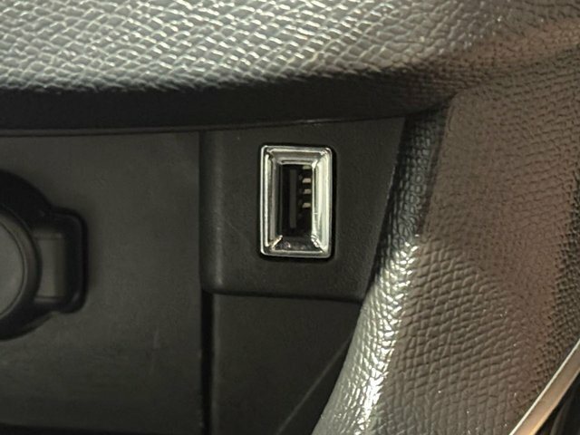 Peugeot 308 Hatchback 1.5 Black #25