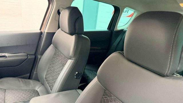 Peugeot 3008 Active White #23
