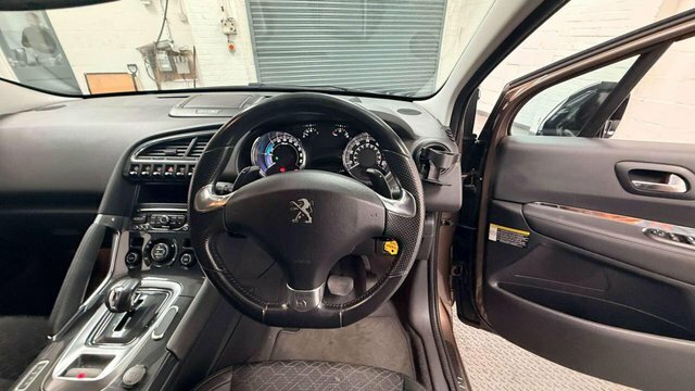Peugeot 3008 Active White #11