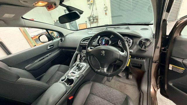 Peugeot 3008 Active White #12