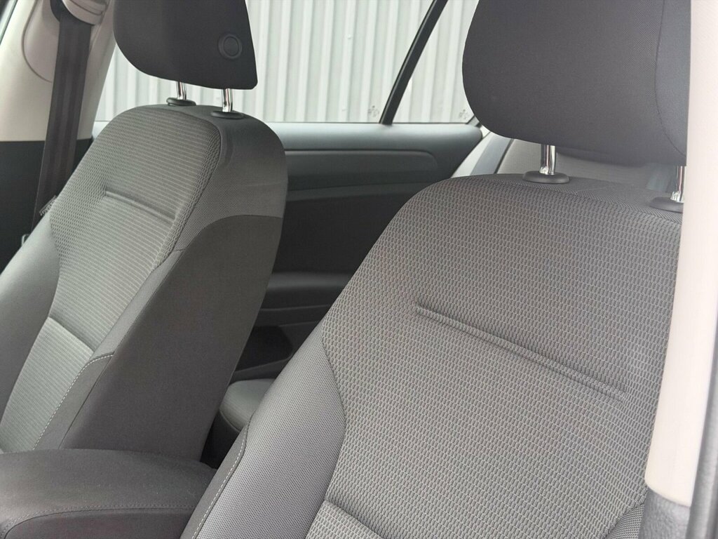 Volkswagen e-Golf 35.8Kwh E-golf - 2019 69 Grey #9