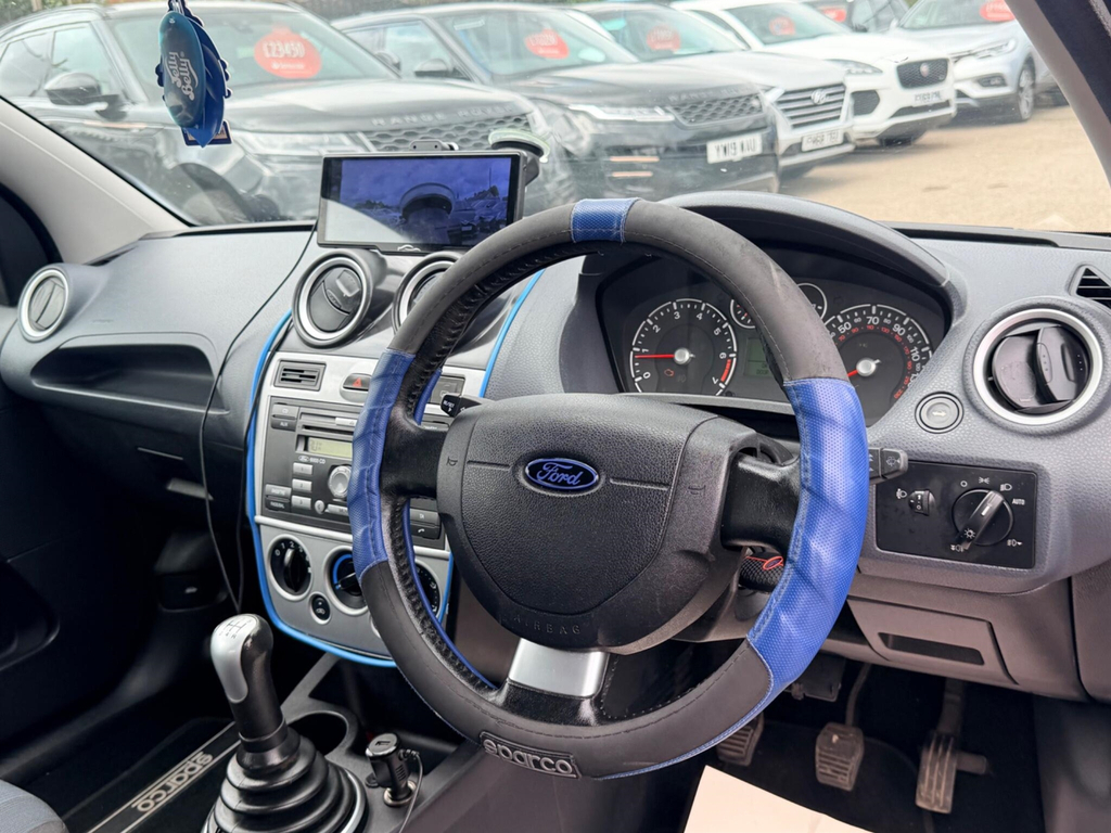 Ford Fiesta 1.4 Silver Silver #15