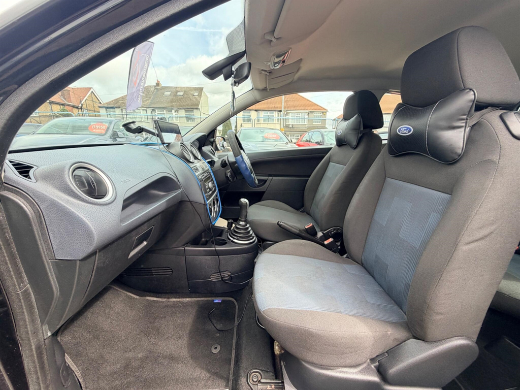 Ford Fiesta 1.4 Silver Silver #10