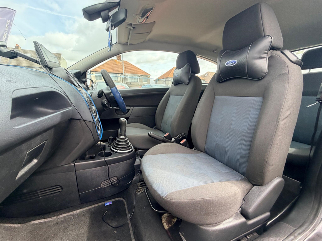 Ford Fiesta 1.4 Silver Silver #11