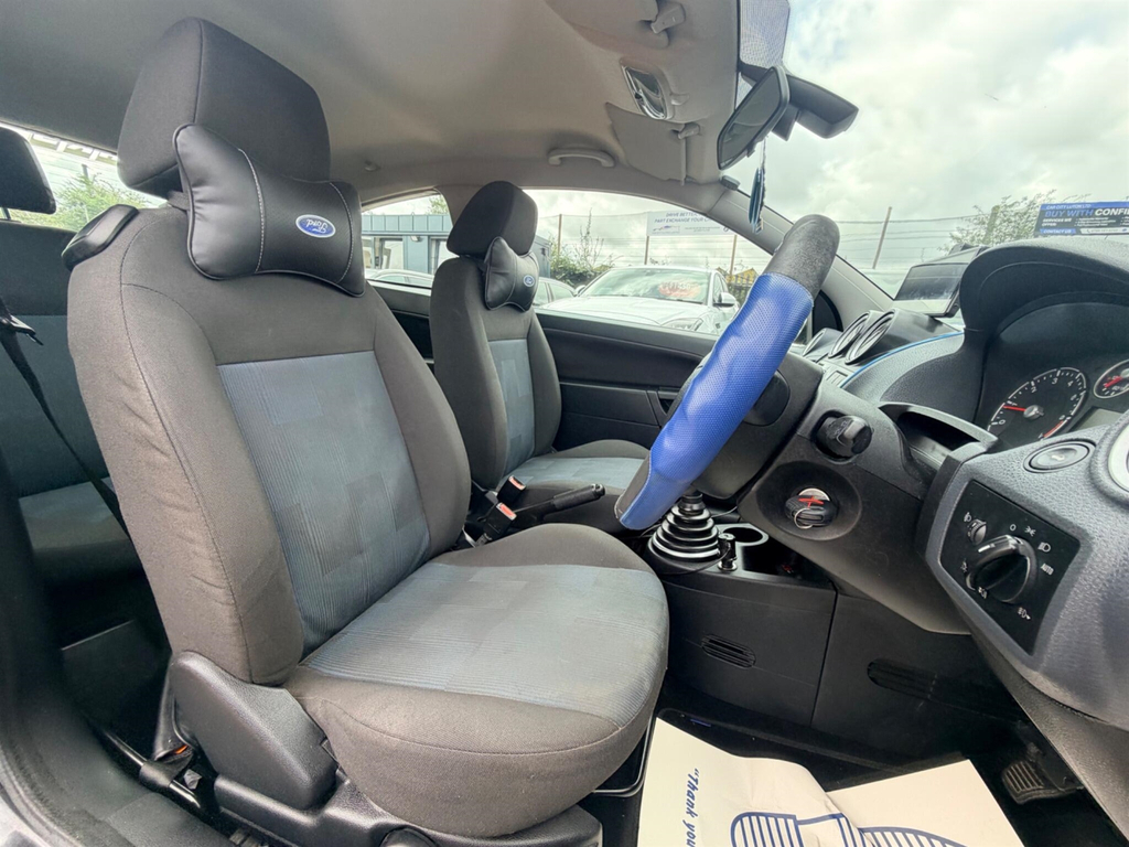 Ford Fiesta 1.4 Silver Silver #14