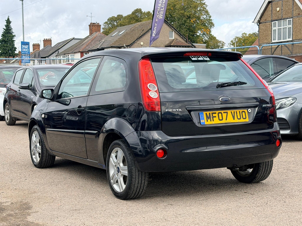 Ford Fiesta 1.4 Silver Silver #8