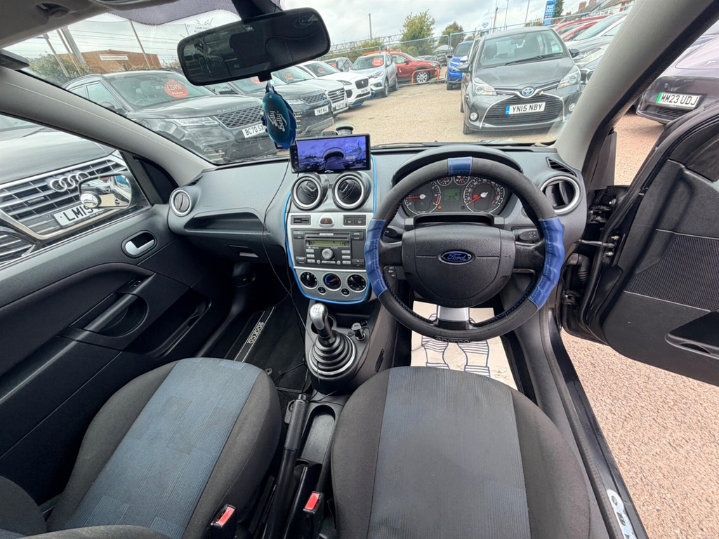 Ford Fiesta 1.4 Silver Silver #16