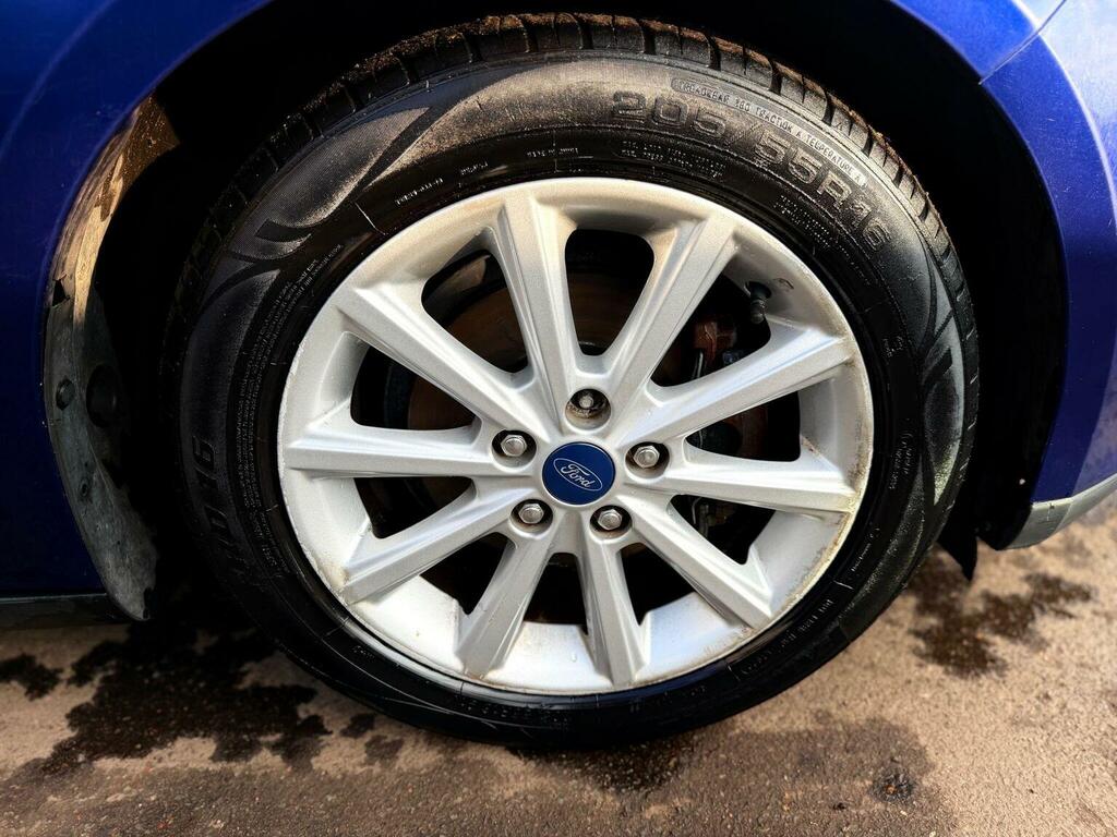 Ford Focus 1.0T Ecoboost St-line Hatchback White #37