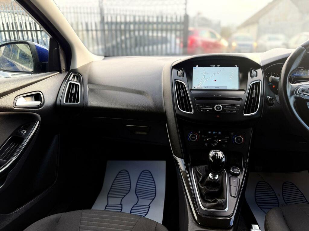 Ford Focus 1.0T Ecoboost St-line Hatchback White #13