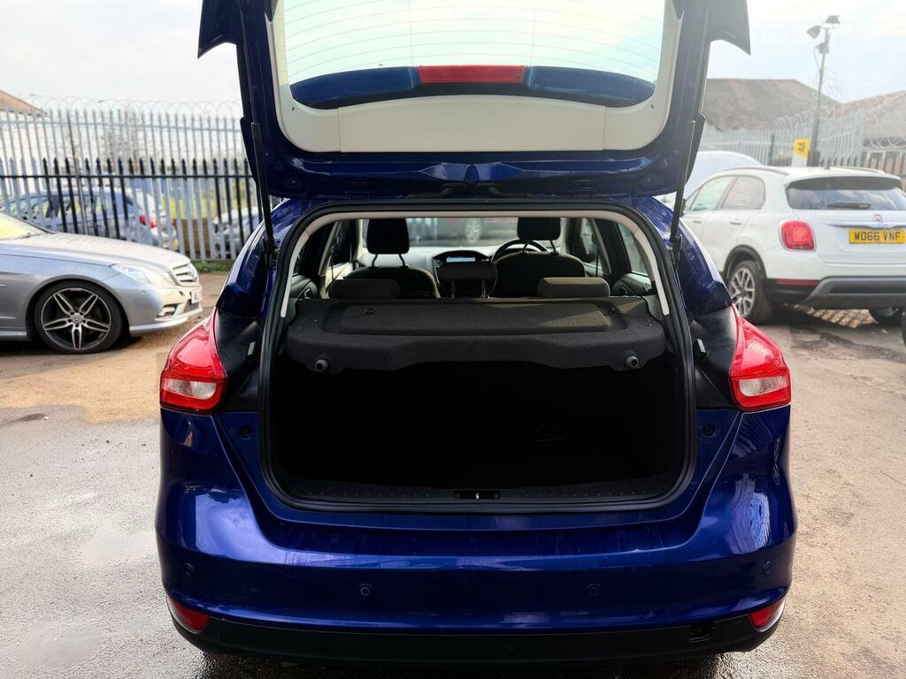Ford Focus 1.0T Ecoboost St-line Hatchback White #42