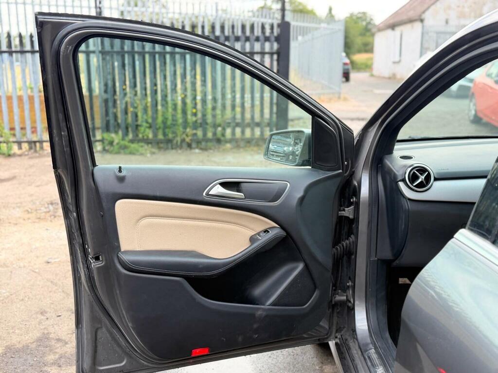 Mercedes-Benz B Class B250e Art Premium Blue #32
