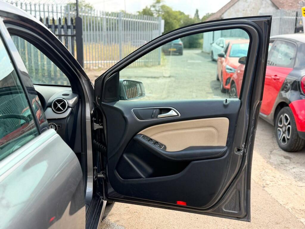 Mercedes-Benz B Class B250e Art Premium Blue #29