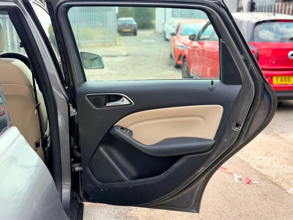 Mercedes-Benz B Class B250e Art Premium Blue #30