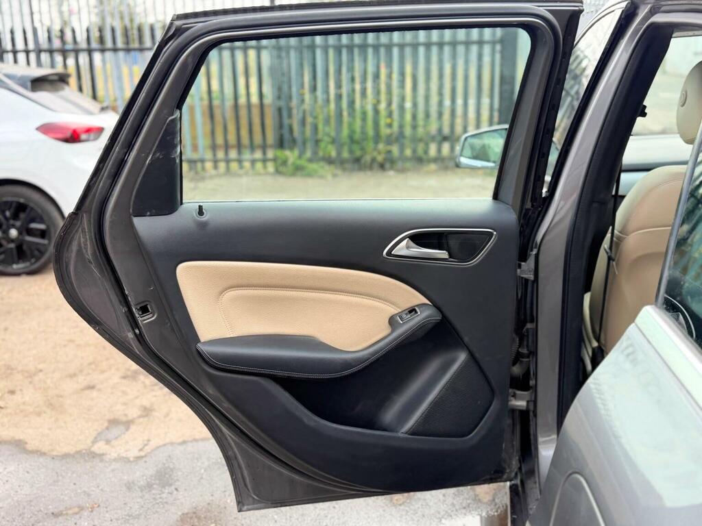 Mercedes-Benz B Class B250e Art Premium Blue #31