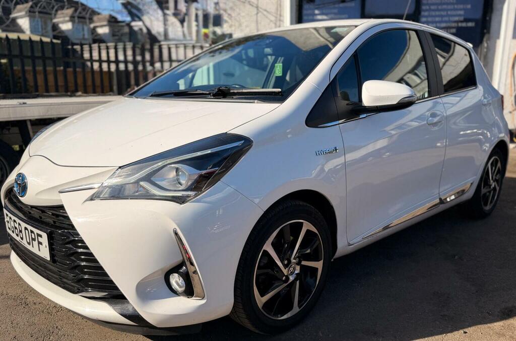 Toyota Yaris 1.5 Vvt-h Excel E-cvt Euro 6 Ss White #3