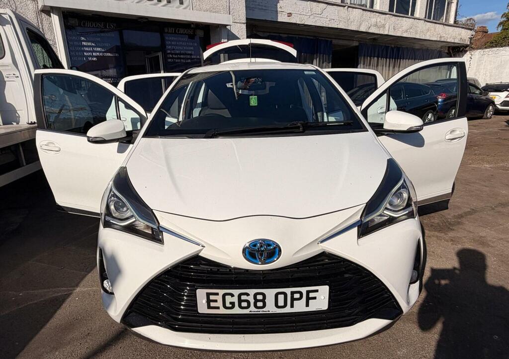 Toyota Yaris 1.5 Vvt-h Excel E-cvt Euro 6 Ss White #2