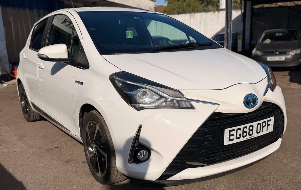 Toyota Yaris 1.5 Vvt-h Excel E-cvt Euro 6 Ss White