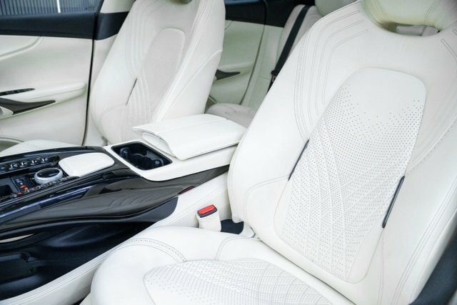 Aston Martin DBX V8 550 #32