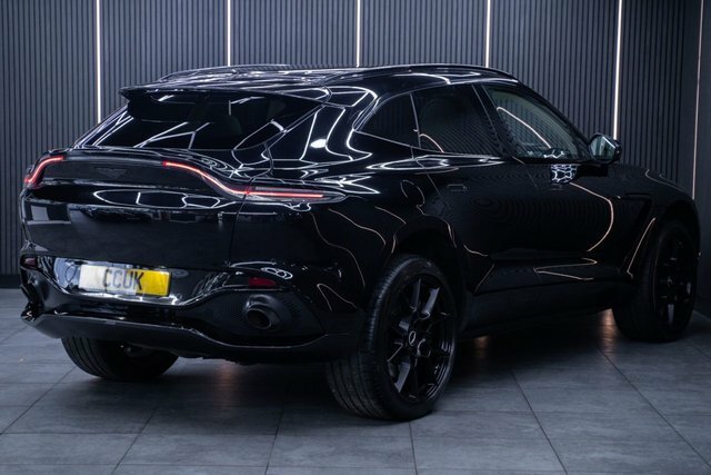 Aston Martin DBX V8 550 #10