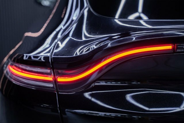 Aston Martin DBX V8 550 #11