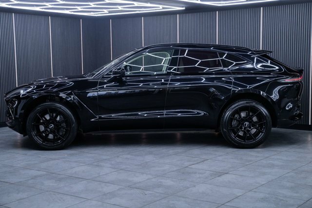 Aston Martin DBX V8 550 #8