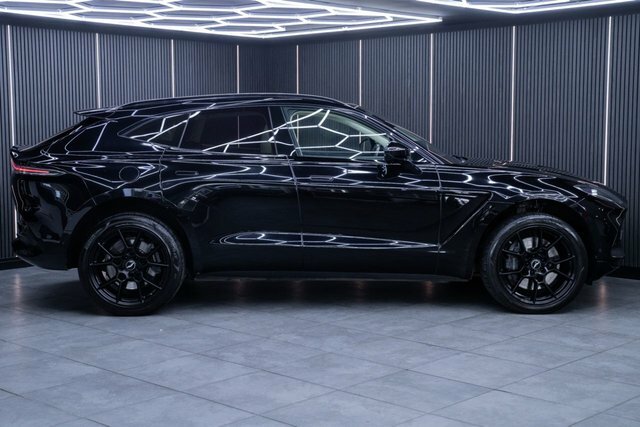 Aston Martin DBX V8 550 #12