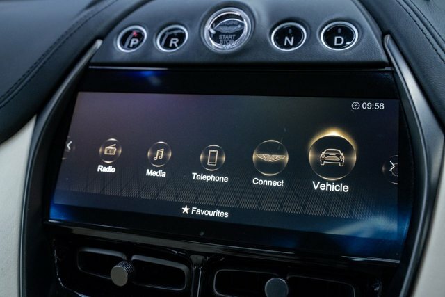 Aston Martin DBX V8 550 #25