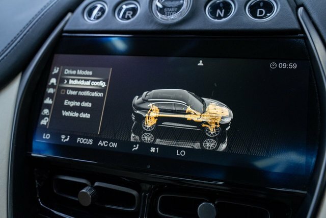 Aston Martin DBX V8 550 #28