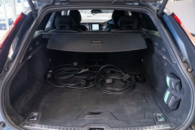 Volvo V90 B4 R-design Mhev White #34