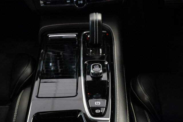 Volvo V90 B4 R-design Mhev White #19