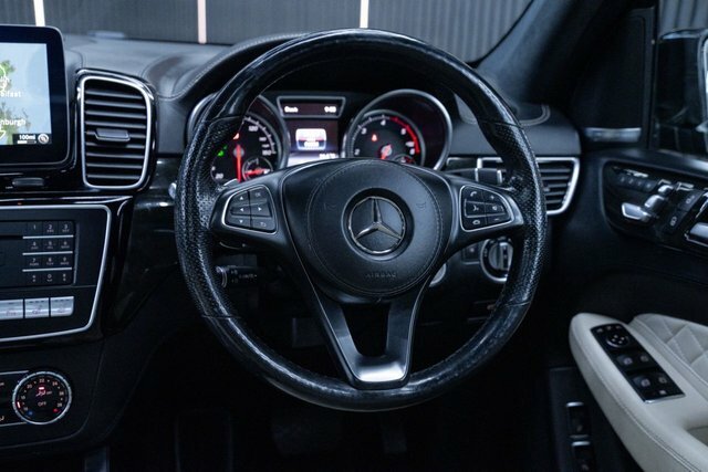 Mercedes-Benz GLS Class 350D V6 Amg Black #21
