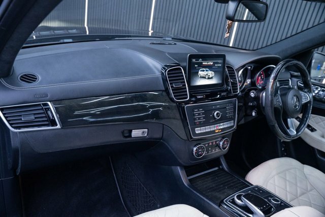 Mercedes-Benz GLS Class 350D V6 Amg Black #27