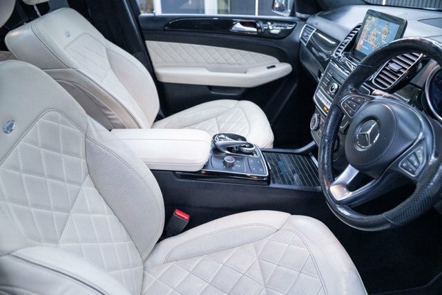 Mercedes-Benz GLS Class 350D V6 Amg Black #15