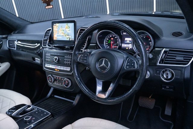 Mercedes-Benz GLS Class 350D V6 Amg Black #14