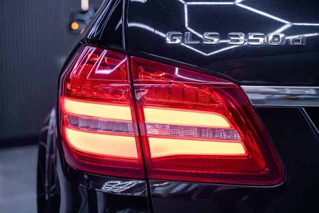 Mercedes-Benz GLS Class 350D V6 Amg Black #12
