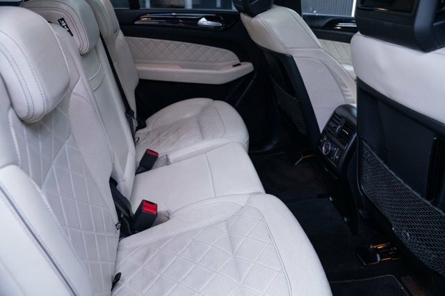 Mercedes-Benz GLS Class 350D V6 Amg Black #31