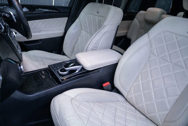 Mercedes-Benz GLS Class 350D V6 Amg Black #29