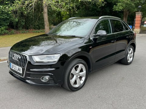 Audi Q3 2.0 Tfsi S Black #4
