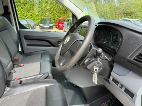 Vauxhall Vivaro 1.5 Turbo D 2900 White #31