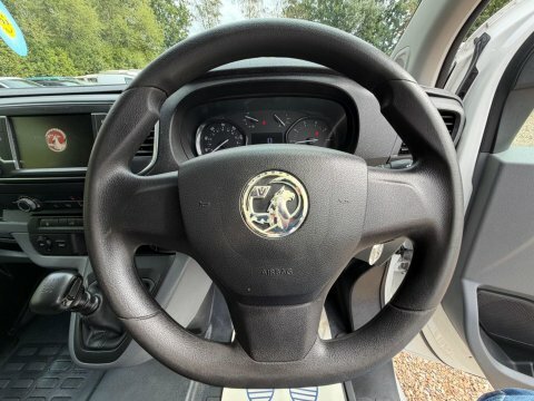 Vauxhall Vivaro 1.5 Turbo D 2900 White #33